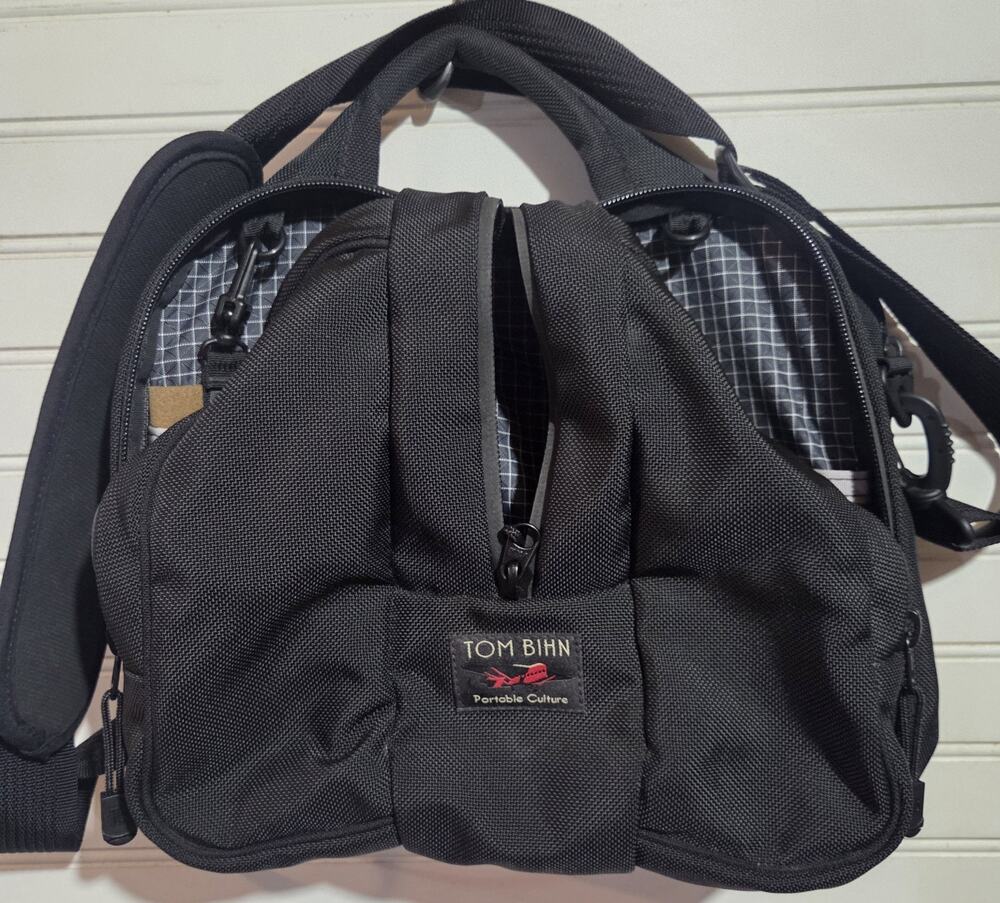 Tom Bihn Portable Culture Bag Messenger Bag Black Briefcase Travel Padded Strap